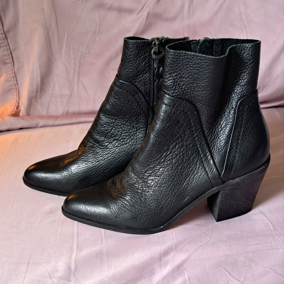 Splendid Black Cherie Soft All Leather Dress Short Boot with Side Zipper Sz 7 - Picture 2 of 10